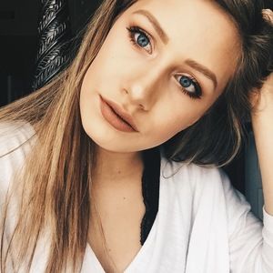 Meet your Posher, Xolivia